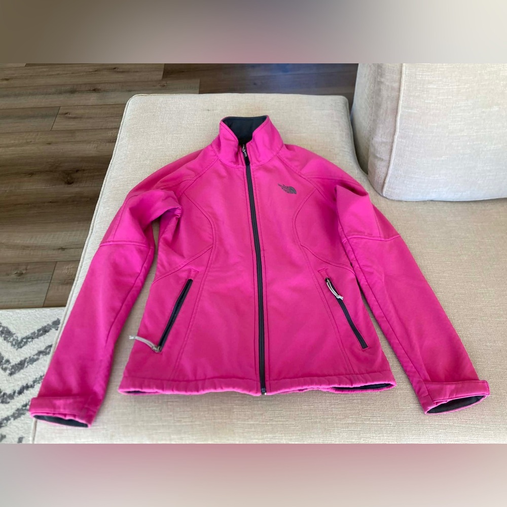 The North Face Women Shellrock Jacket coat form fitted pink zip up collar pocket